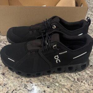 New On Cloud 5 Women’s Running Black Athletic Shoes Size 7